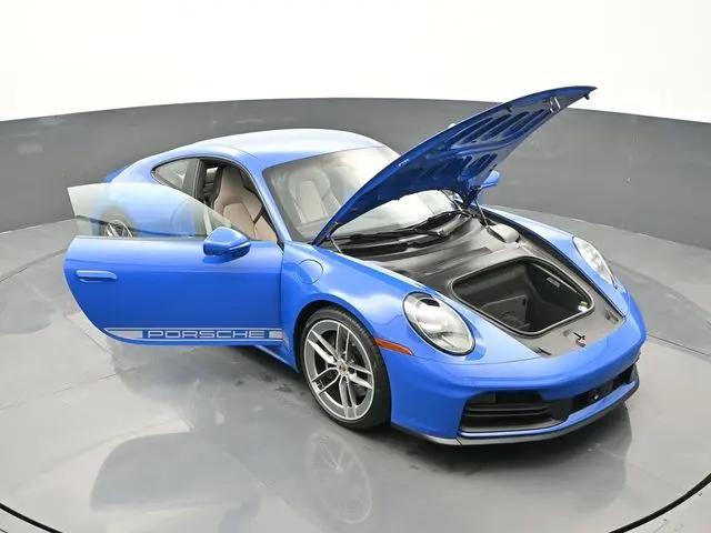 2025 Porsche 911 Carrera
