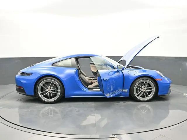 2025 Porsche 911 Carrera