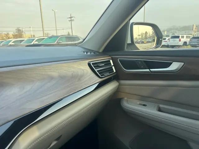2026 Volkswagen Atlas SE