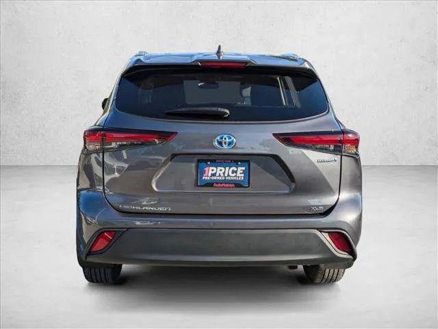 2024 Toyota Highlander Hybrid XLE