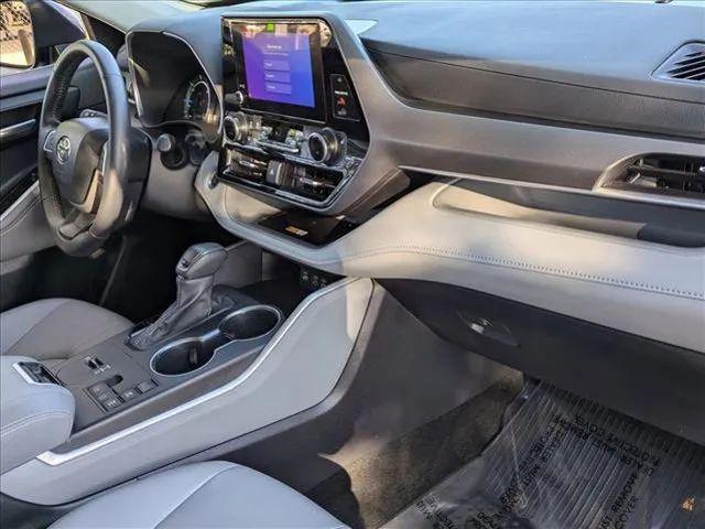 2024 Toyota Highlander Hybrid XLE