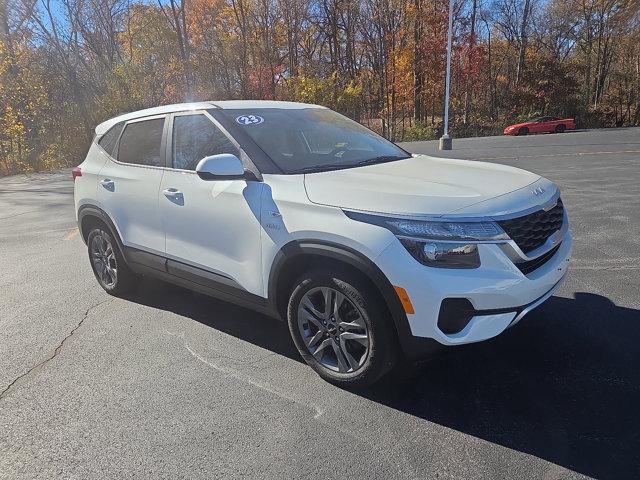 2023 Kia Seltos LX 2023 Kia Seltos LX