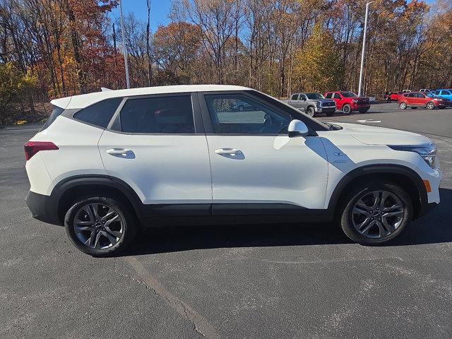 2023 Kia Seltos LX 2023 Kia Seltos LX