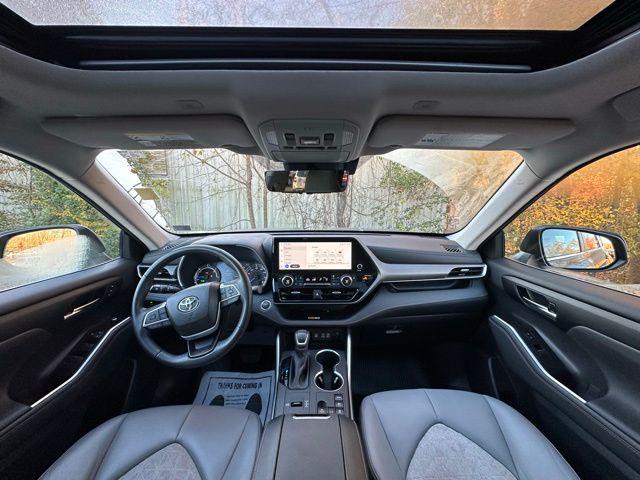 2023 Toyota Highlander Hybrid XLE Bronze 2023 Toyota Highlander Hybrid XLE Bronze