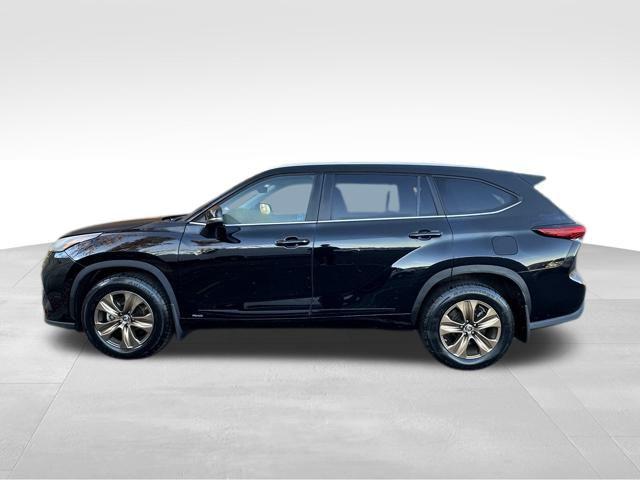 2023 Toyota Highlander Hybrid XLE Bronze 2023 Toyota Highlander Hybrid XLE Bronze