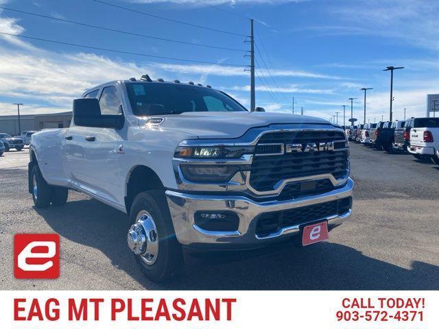 2026 RAM Ram 3500 RAM 3500 TRADESMAN CREW CAB 4X4 8 BOX