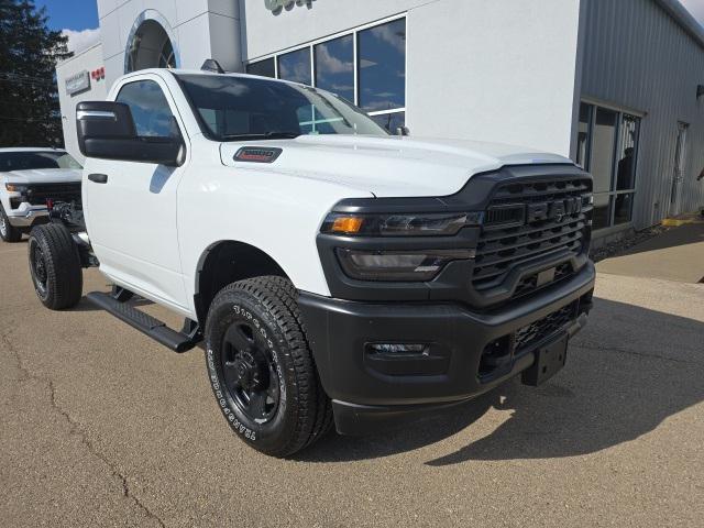 2025 RAM 3500 Tradesman Regular Cab 4x4 8 Box