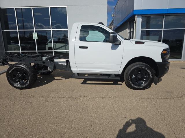 2025 RAM 3500 Tradesman Regular Cab 4x4 8 Box