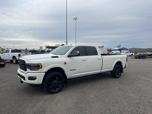 2022 RAM 3500 Limited Crew Cab 4x4 8 Box