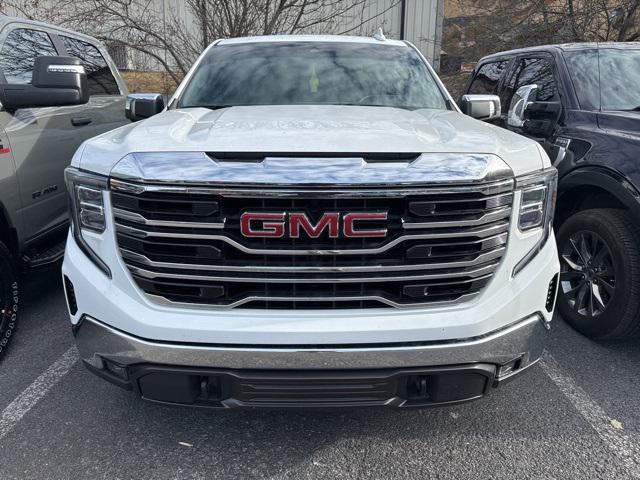 2022 GMC Sierra 1500 4WD Crew Cab Short Box SLT 2022 GMC Sierra 1500 4WD Crew Cab Short Box SLT