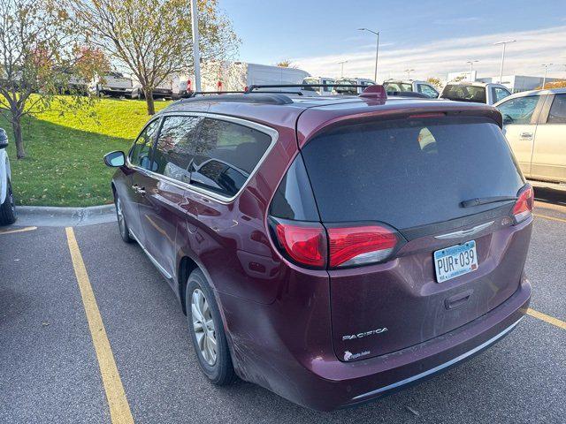 2017 Chrysler Pacifica Touring-L 2017 Chrysler Pacifica Touring-L