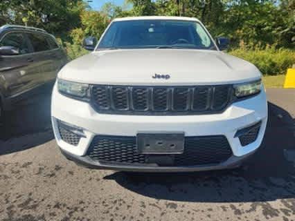 2023 Jeep Grand Cherokee Limited 4x4 2023 Jeep Grand Cherokee Limited 4x4