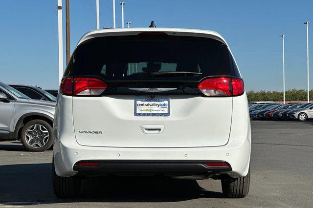 2026 Chrysler Voyager LX