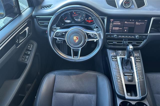 2021 Porsche Macan AWD