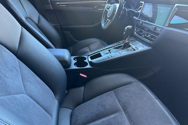 2021 Porsche Macan AWD