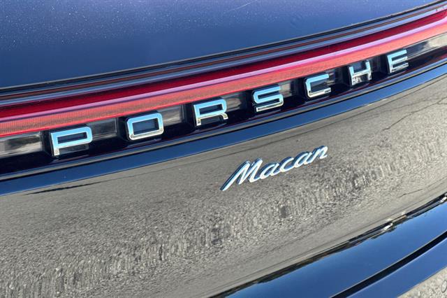 2021 Porsche Macan AWD