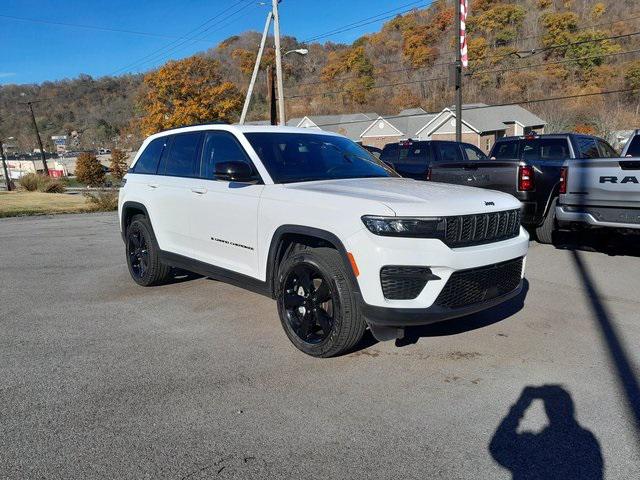 2023 Jeep Grand Cherokee Altitude 4x4 2023 Jeep Grand Cherokee Altitude 4x4