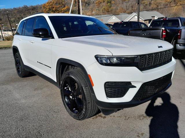 2023 Jeep Grand Cherokee Altitude 4x4 2023 Jeep Grand Cherokee Altitude 4x4