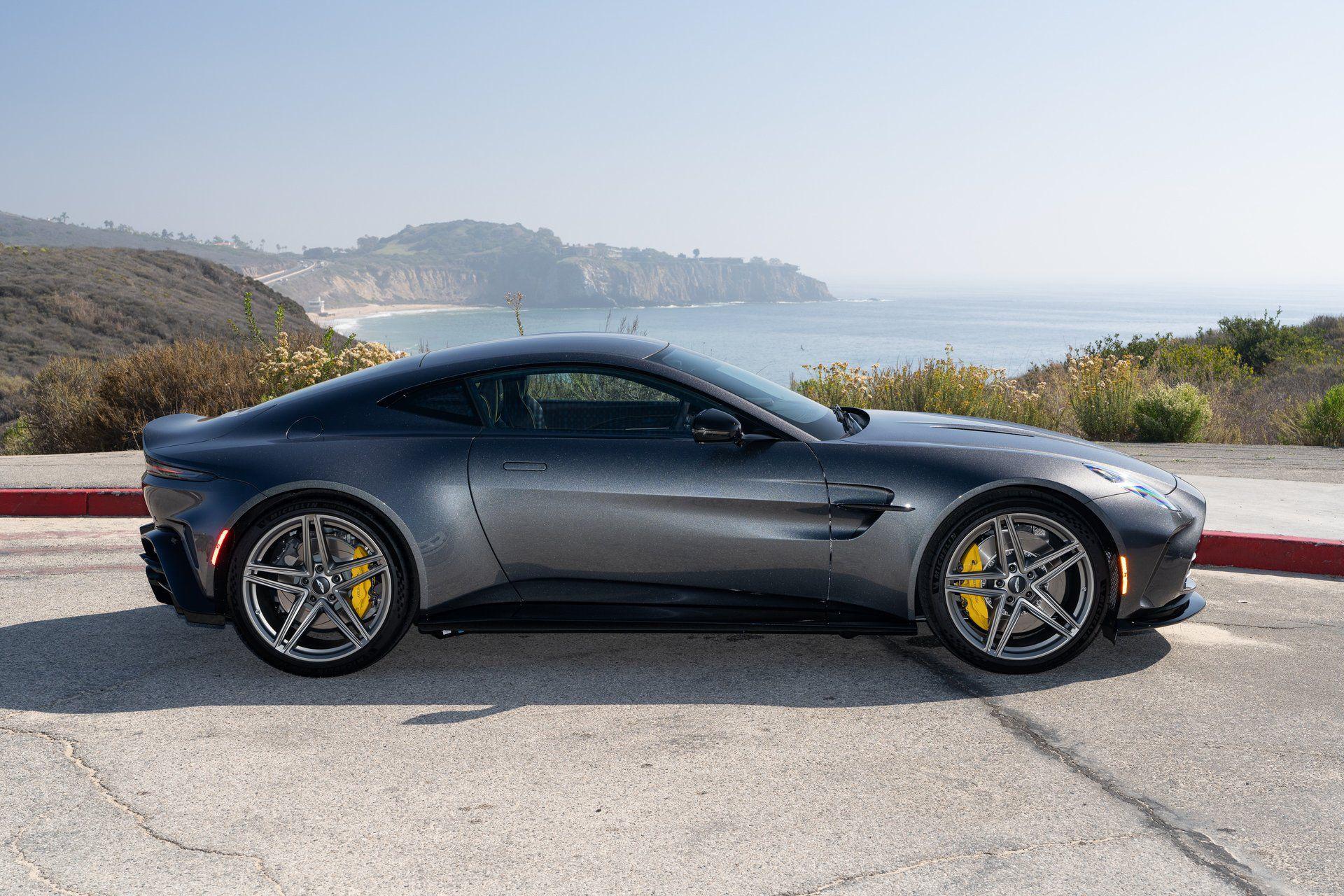 Aston Martin 2026 Vantage 