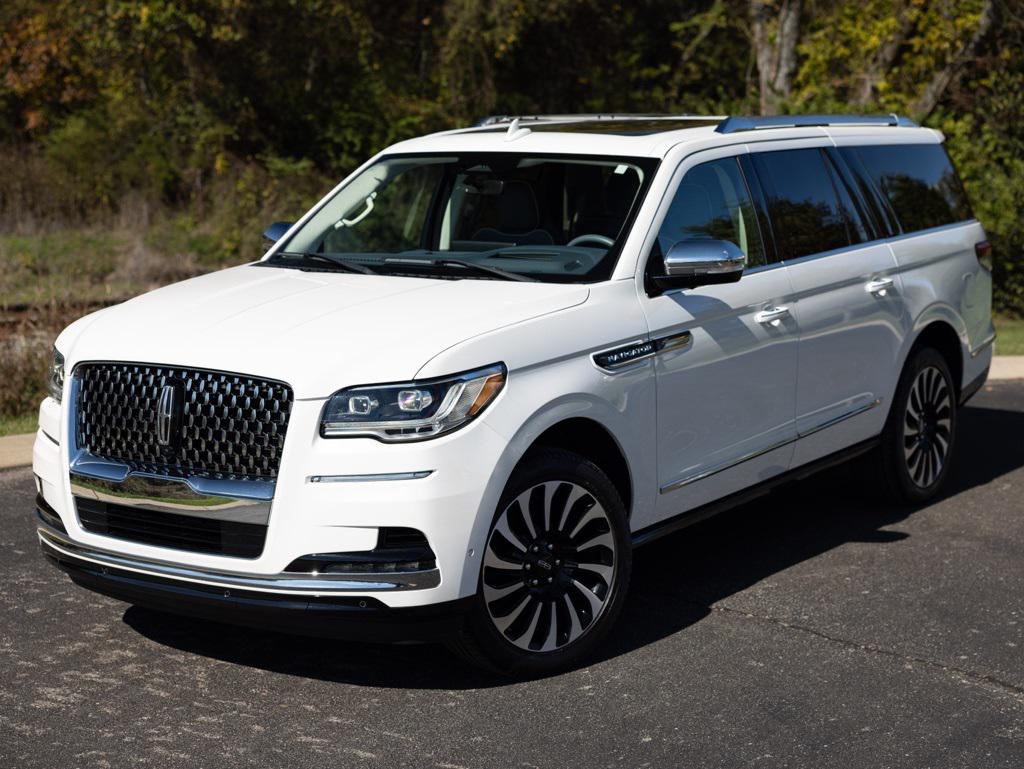 2023 Lincoln Navigator L photo 4
