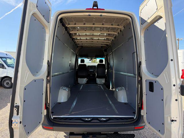 2026 Mercedes-Benz Sprinter Crew Van High Roof 4-Cyl Diesel HO