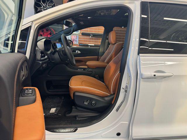 2026 Chrysler Pacifica Pinnacle AWD