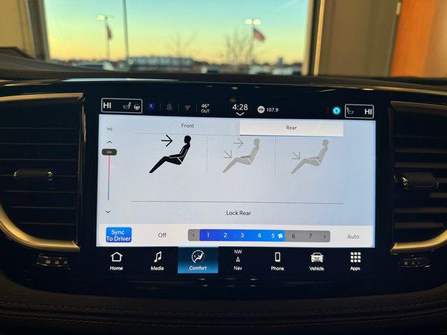 2026 Chrysler Pacifica Pinnacle AWD