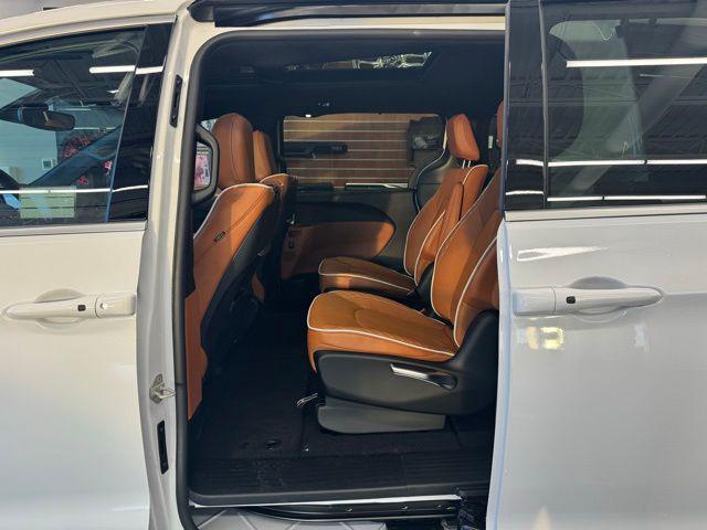 2026 Chrysler Pacifica Pinnacle AWD