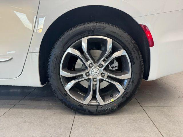 2026 Chrysler Pacifica Pinnacle AWD