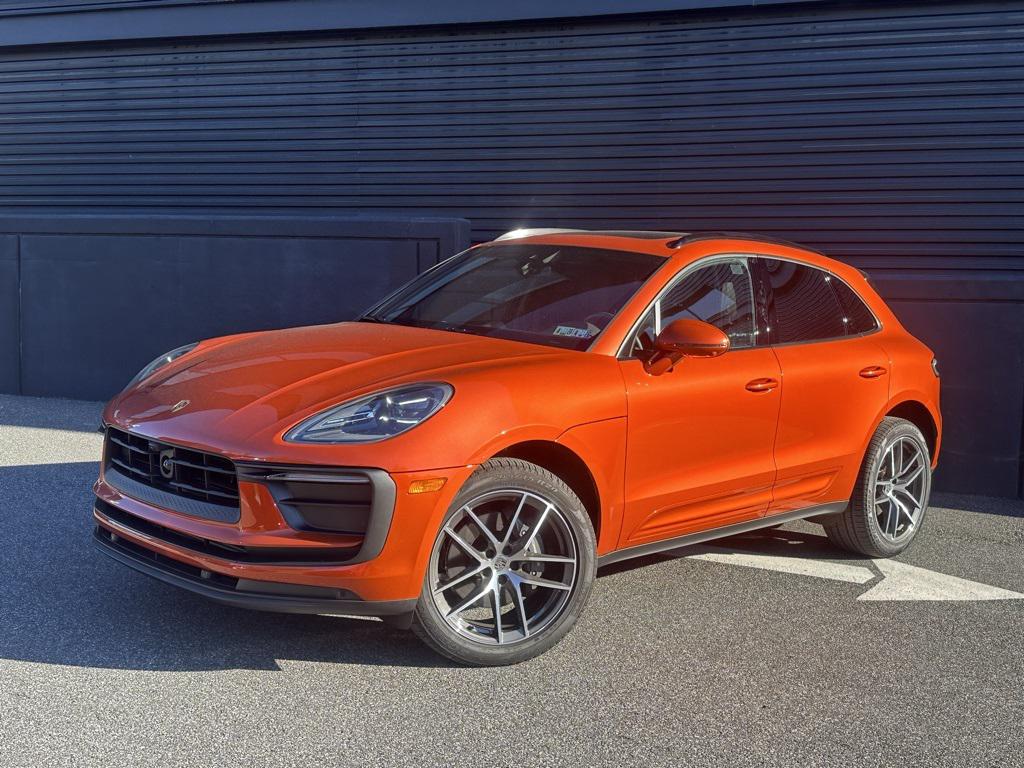 /2025 Porsche Macan