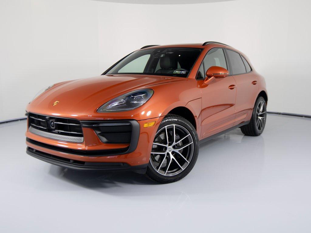 /2025 Porsche Macan