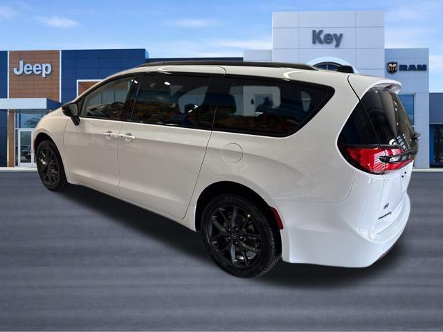 2026 Chrysler Pacifica Limited AWD