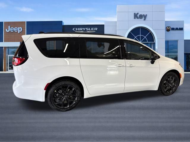 2026 Chrysler Pacifica Limited AWD
