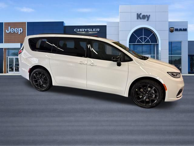 2026 Chrysler Pacifica Limited AWD