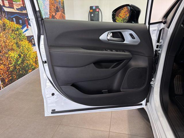 2026 Chrysler Pacifica Limited AWD