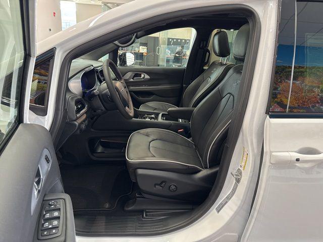 2026 Chrysler Pacifica Limited AWD