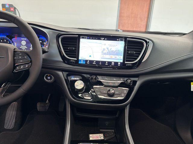 2026 Chrysler Pacifica Limited AWD