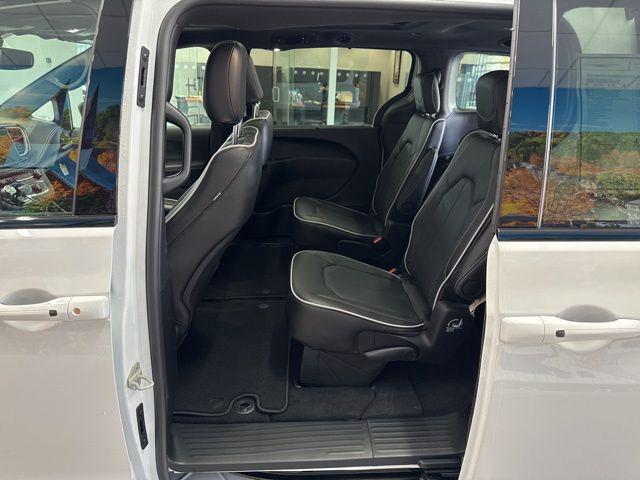 2026 Chrysler Pacifica Limited AWD