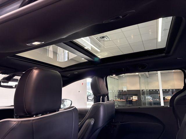 2026 Chrysler Pacifica Limited AWD