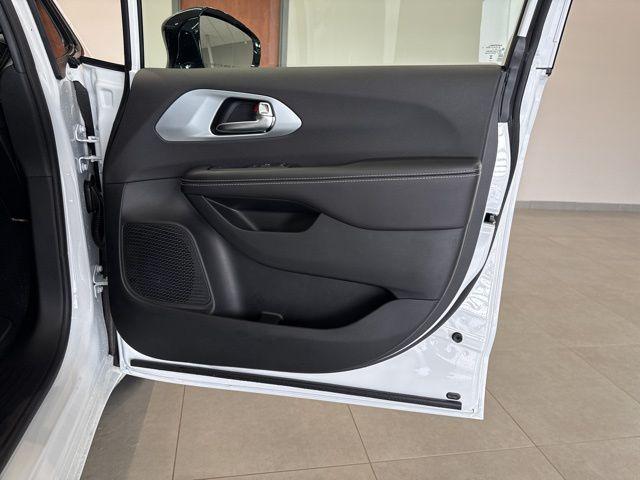 2026 Chrysler Pacifica Limited AWD