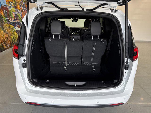 2026 Chrysler Pacifica Limited AWD