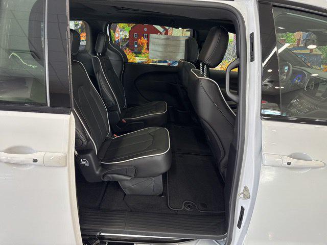 2026 Chrysler Pacifica Limited AWD