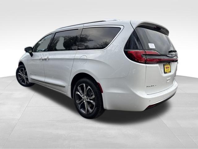 2026 Chrysler Pacifica Pinnacle AWD