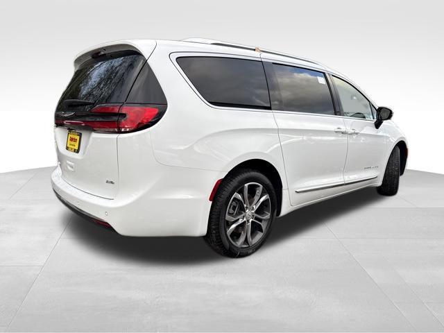 2026 Chrysler Pacifica Pinnacle AWD
