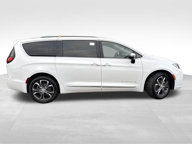 2026 Chrysler Pacifica Pinnacle AWD