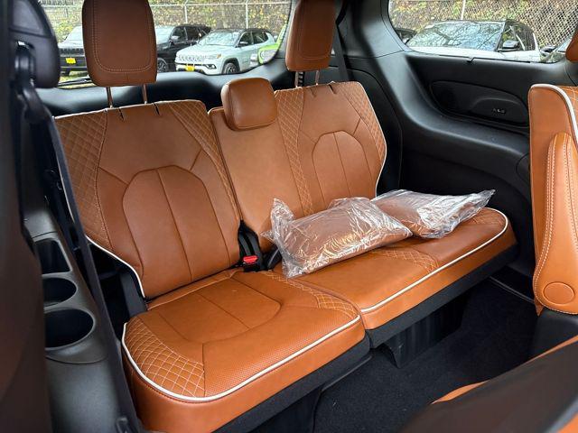 2026 Chrysler Pacifica Pinnacle AWD