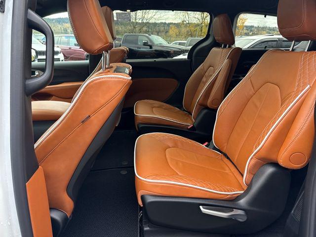 2026 Chrysler Pacifica Pinnacle AWD