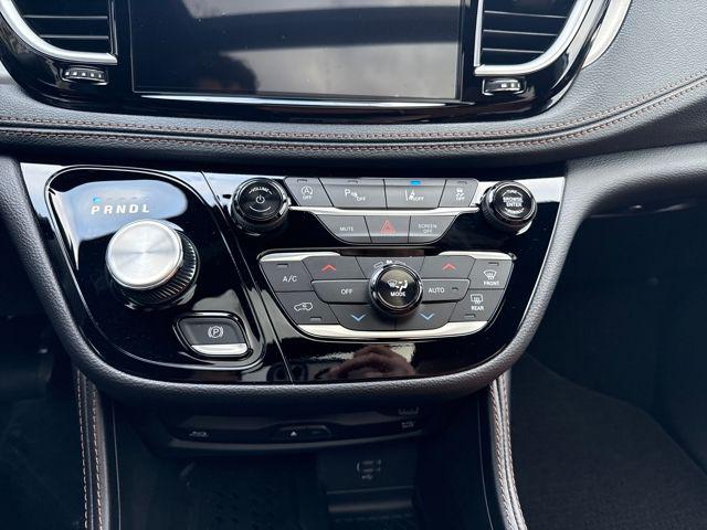 2026 Chrysler Pacifica Pinnacle AWD