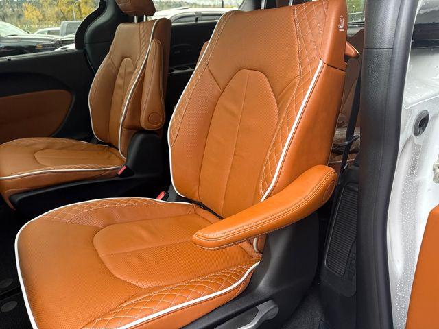 2026 Chrysler Pacifica Pinnacle AWD