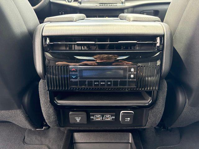 2026 Jeep Grand Wagoneer 4x4